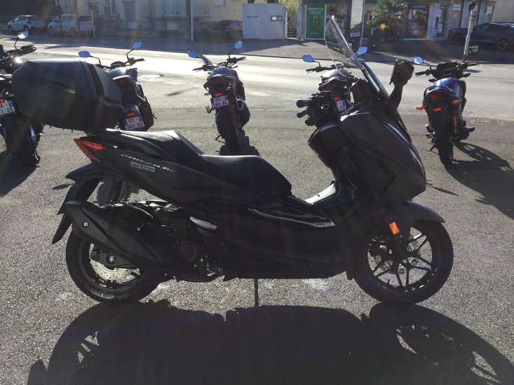 Honda forza 350 TOP BOX - BRIVE